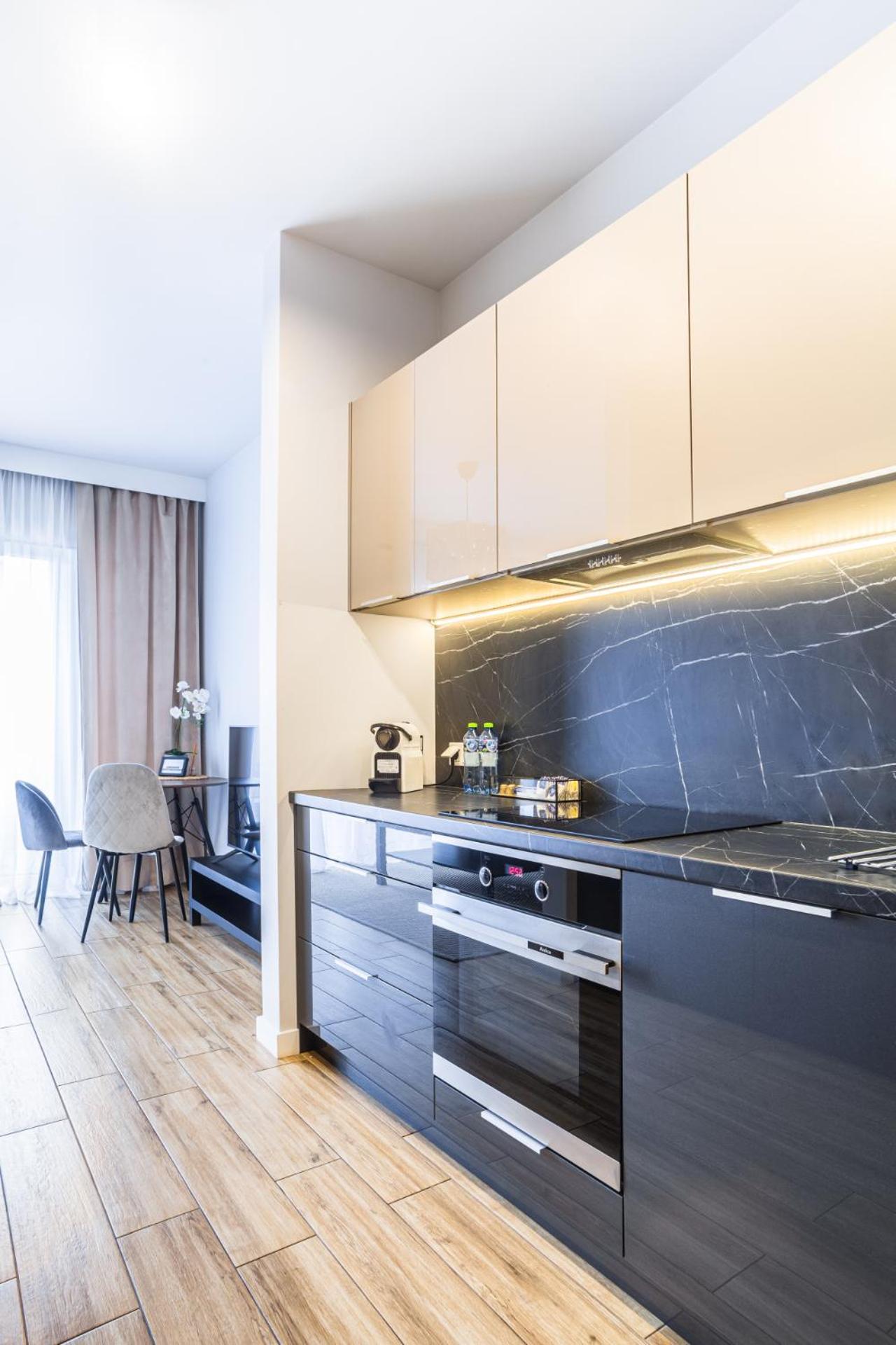 Apartamenty Ceglana Park -Parking W Hali Garazowej- Piekne Nowe Osiedle Katowice Exterior photo